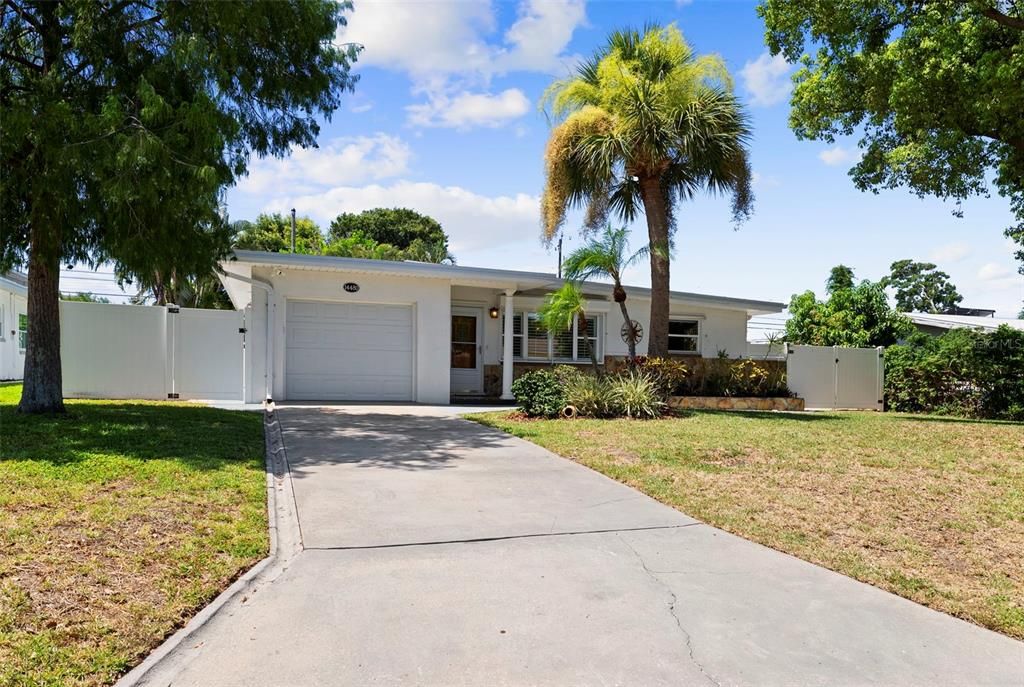 : $525,000 (3 beds, 2 baths, 1475 Square Feet)