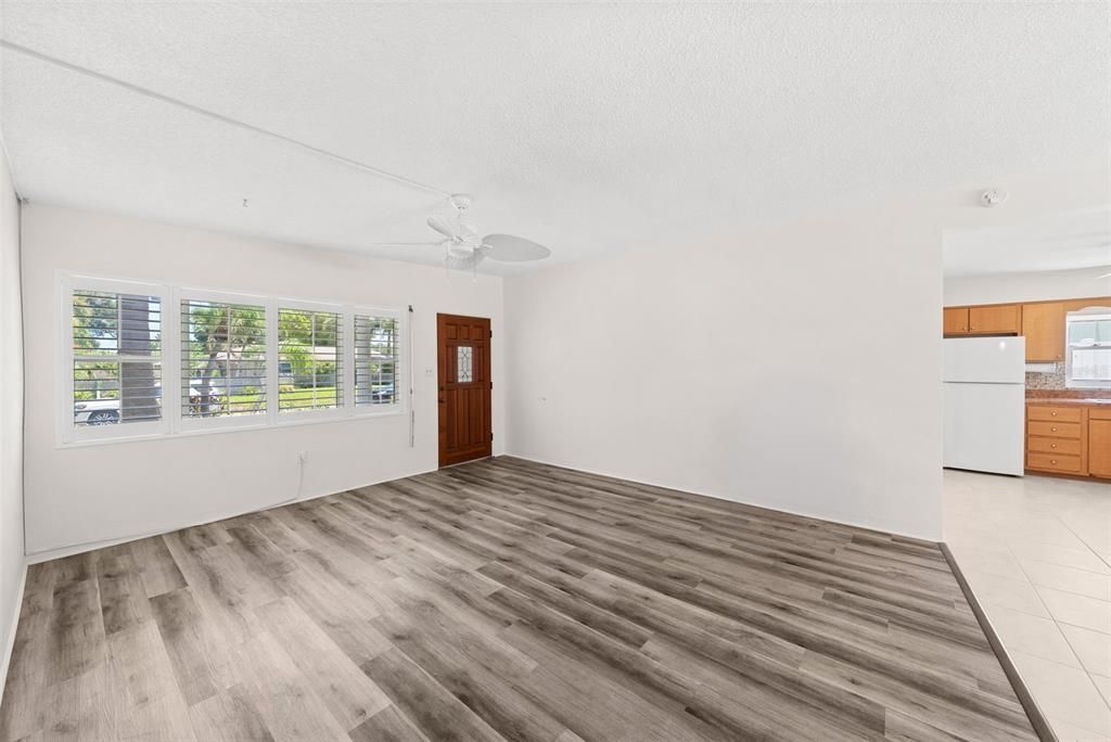 : $525,000 (3 beds, 2 baths, 1475 Square Feet)