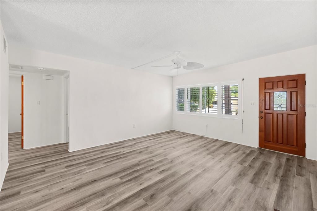 : $525,000 (3 beds, 2 baths, 1475 Square Feet)