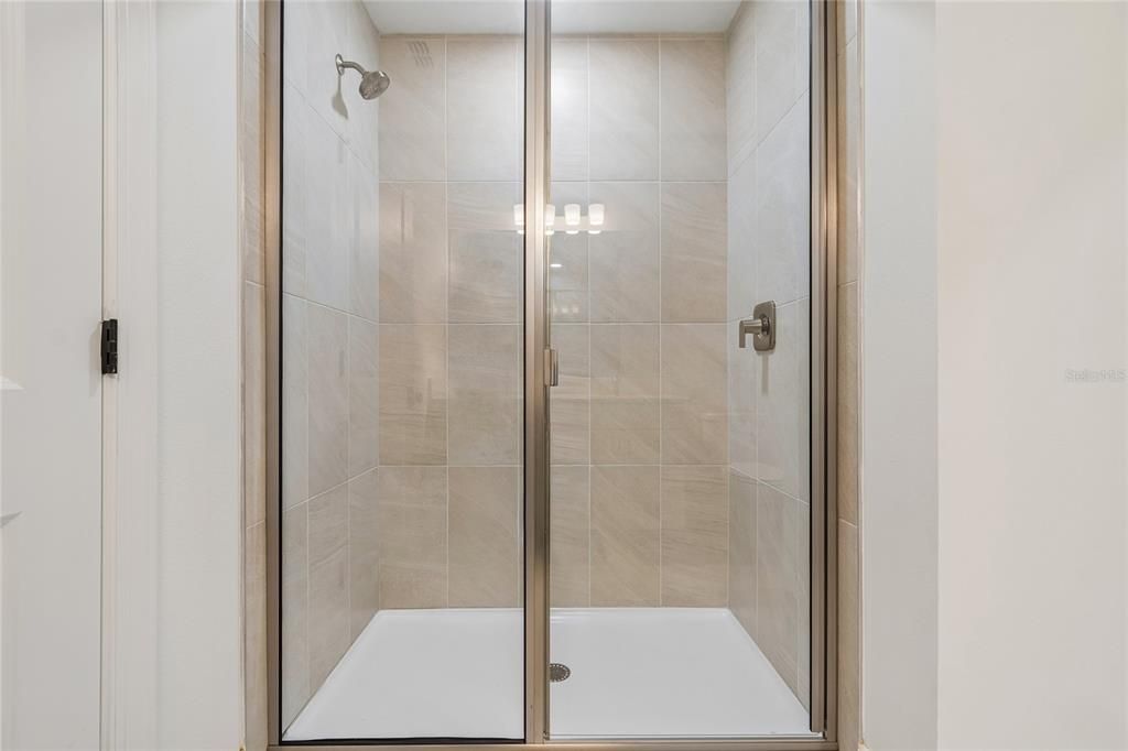На продажу: $399,990 (3 спален, 2 ванн, 1702 Квадратных фут)