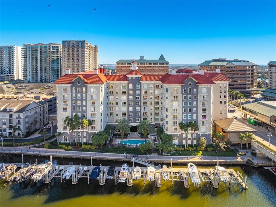 For Sale: $525,000 (2 beds, 2 baths, 1009 Square Feet)