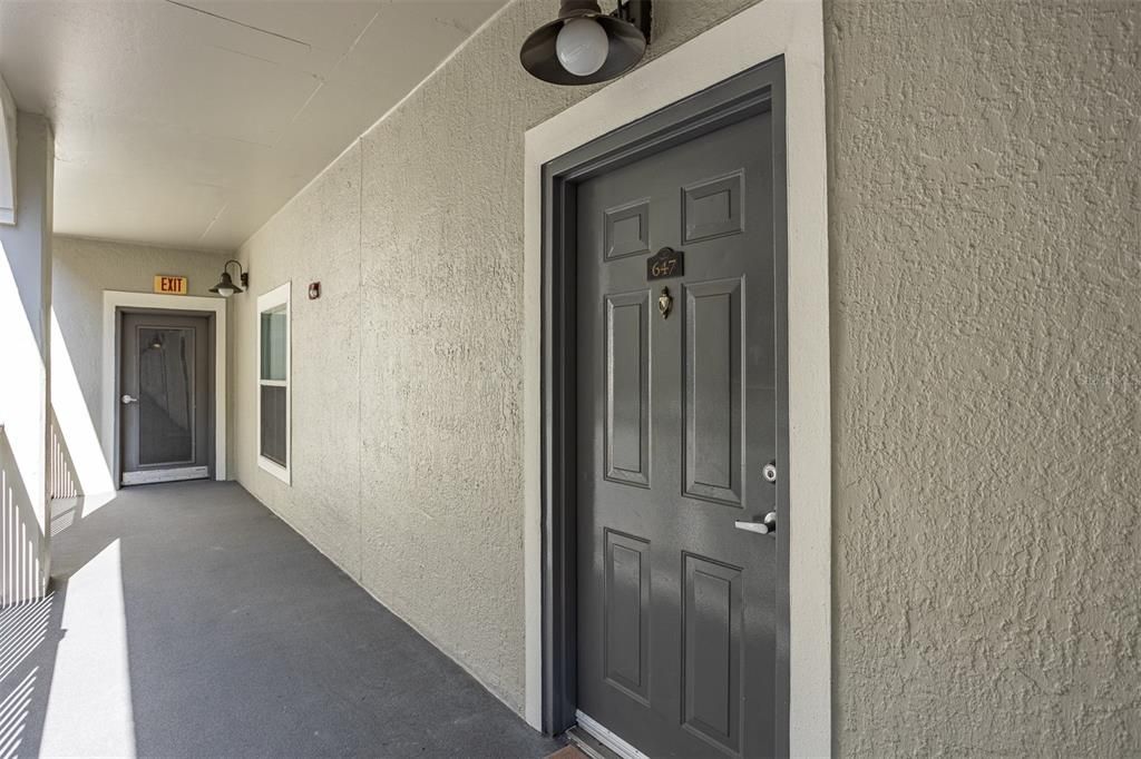 For Sale: $525,000 (2 beds, 2 baths, 1009 Square Feet)