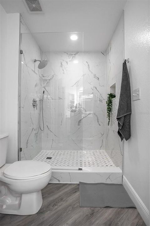 For Sale: $525,000 (2 beds, 2 baths, 1009 Square Feet)