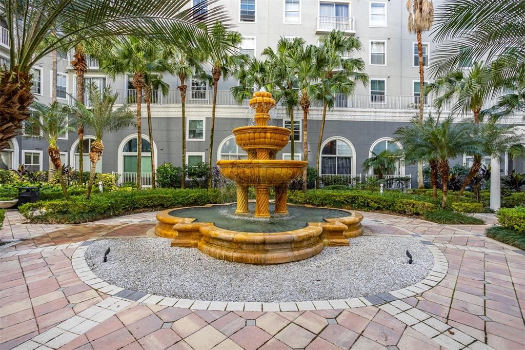 For Sale: $525,000 (2 beds, 2 baths, 1009 Square Feet)