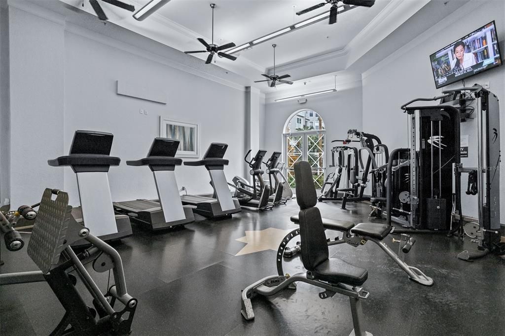 For Sale: $525,000 (2 beds, 2 baths, 1009 Square Feet)