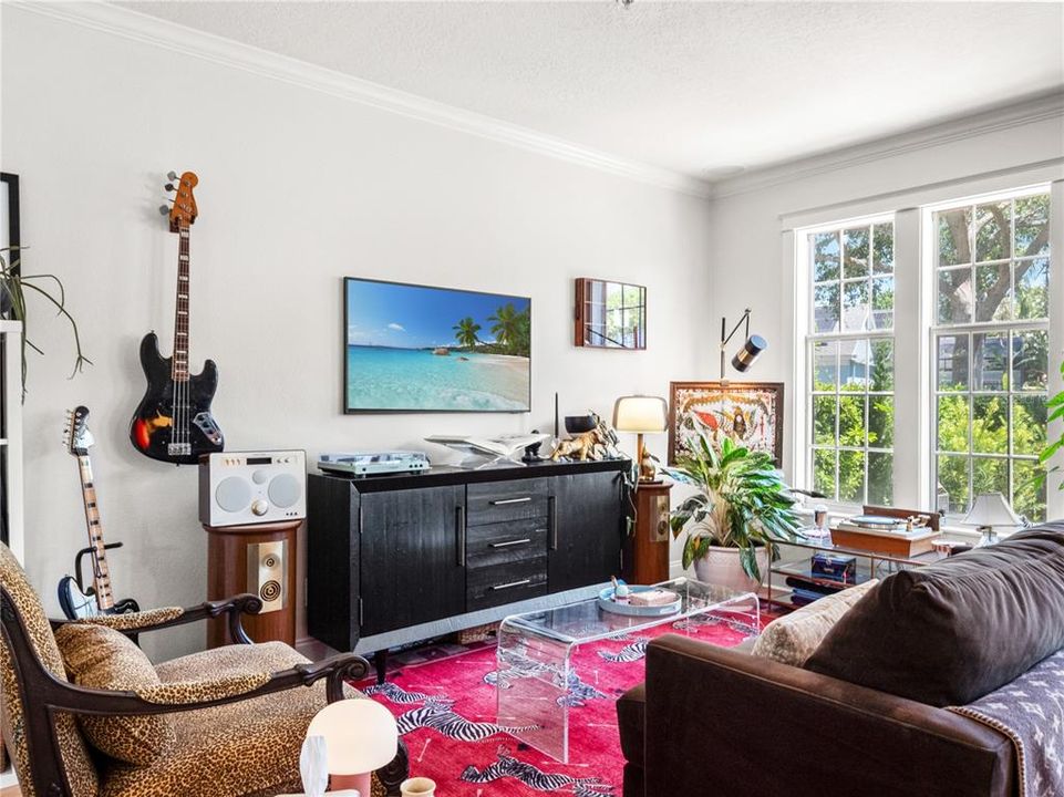 En Venta: $749,000 (3 camas, 3 baños, 2221 Pies cuadrados)