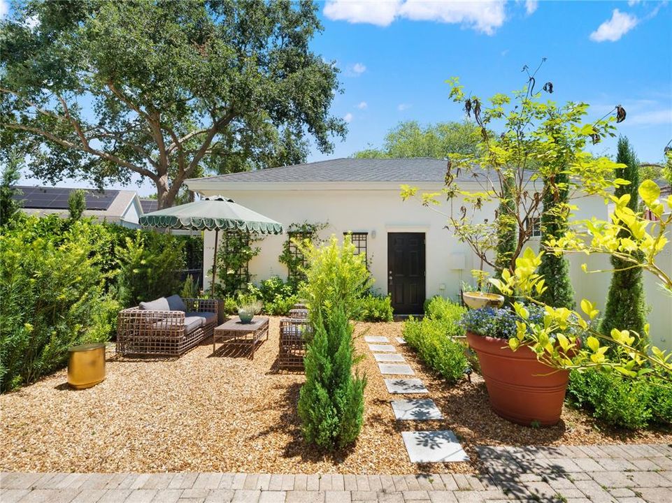 En Venta: $749,000 (3 camas, 3 baños, 2221 Pies cuadrados)