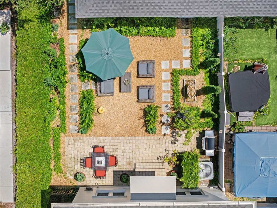 En Venta: $749,000 (3 camas, 3 baños, 2221 Pies cuadrados)