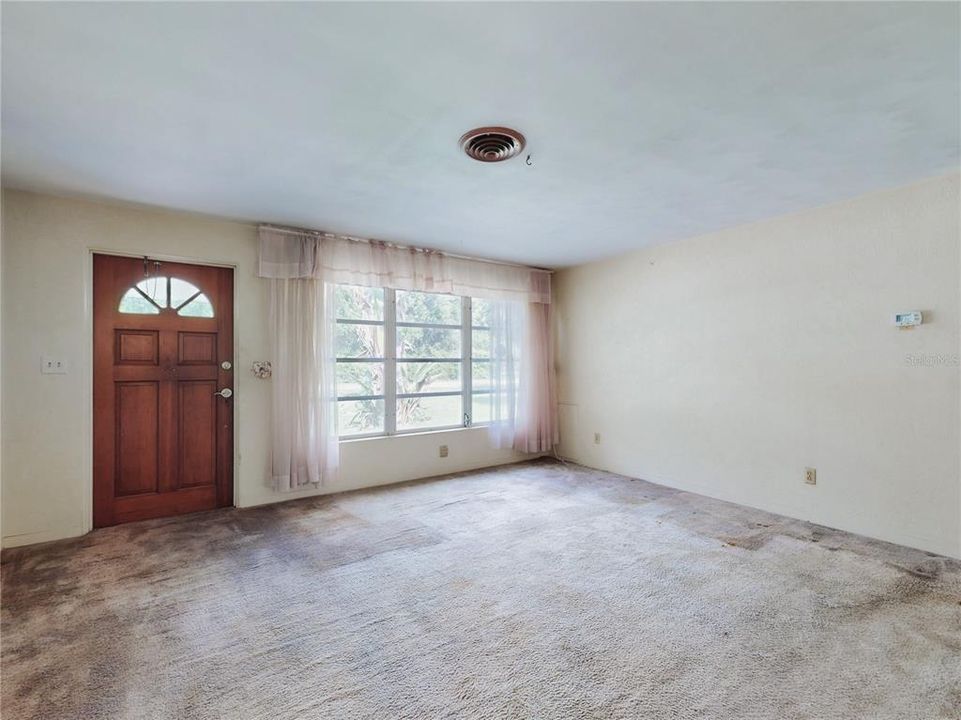 En Venta: $315,000 (3 camas, 3 baños, 1556 Pies cuadrados)