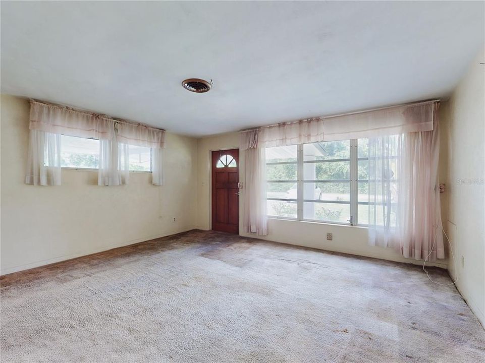En Venta: $315,000 (3 camas, 3 baños, 1556 Pies cuadrados)