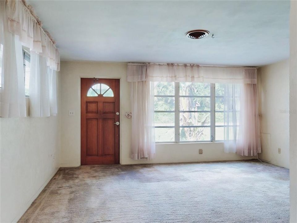 En Venta: $315,000 (3 camas, 3 baños, 1556 Pies cuadrados)