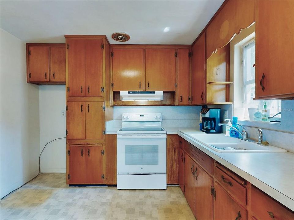 En Venta: $315,000 (3 camas, 3 baños, 1556 Pies cuadrados)