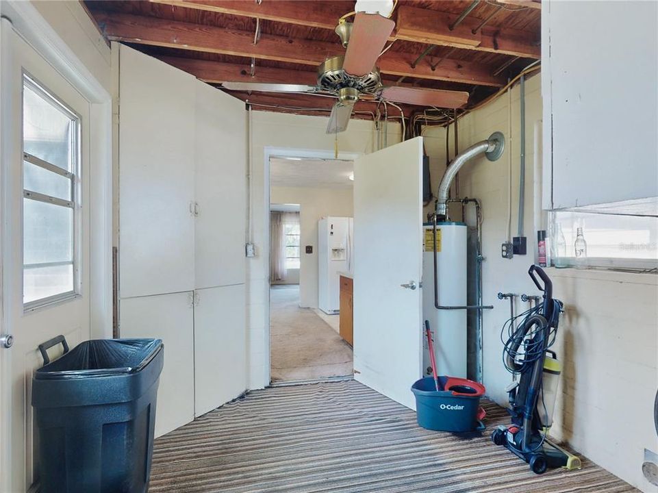 En Venta: $315,000 (3 camas, 3 baños, 1556 Pies cuadrados)