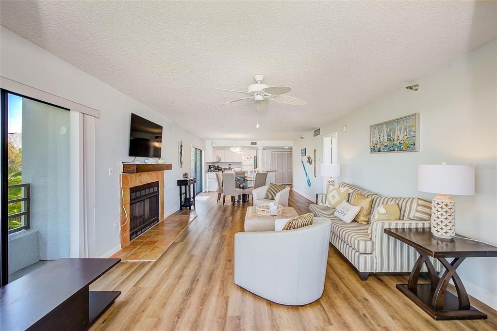 En Venta: $1,075,000 (2 camas, 2 baños, 1450 Pies cuadrados)