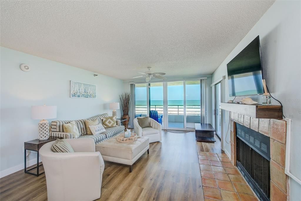 En Venta: $1,075,000 (2 camas, 2 baños, 1450 Pies cuadrados)