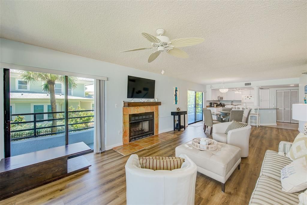 En Venta: $1,075,000 (2 camas, 2 baños, 1450 Pies cuadrados)