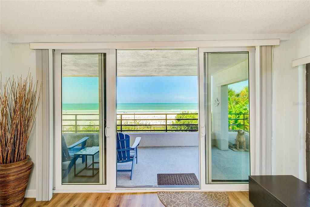 En Venta: $1,075,000 (2 camas, 2 baños, 1450 Pies cuadrados)