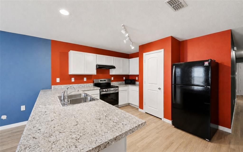 En Venta: $259,900 (4 camas, 2 baños, 1414 Pies cuadrados)