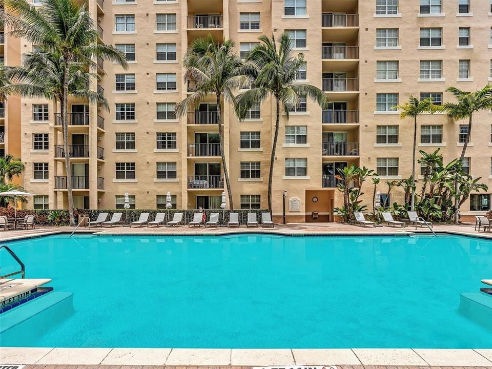 В аренду: $3,000 (2 спален, 1 ванн, 995 Квадратных фут)