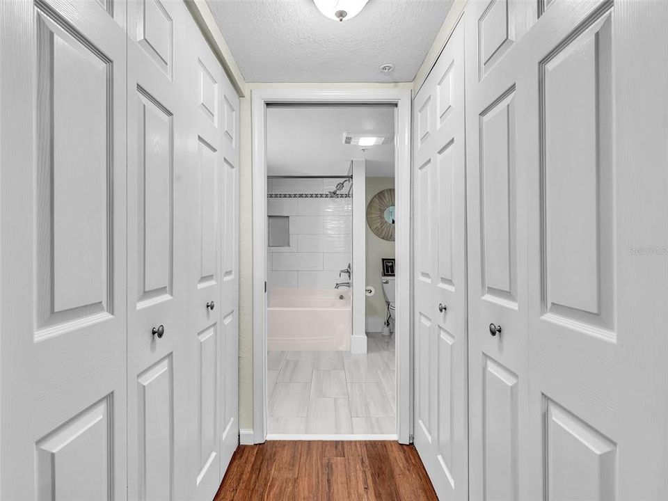 В аренду: $3,000 (2 спален, 1 ванн, 995 Квадратных фут)