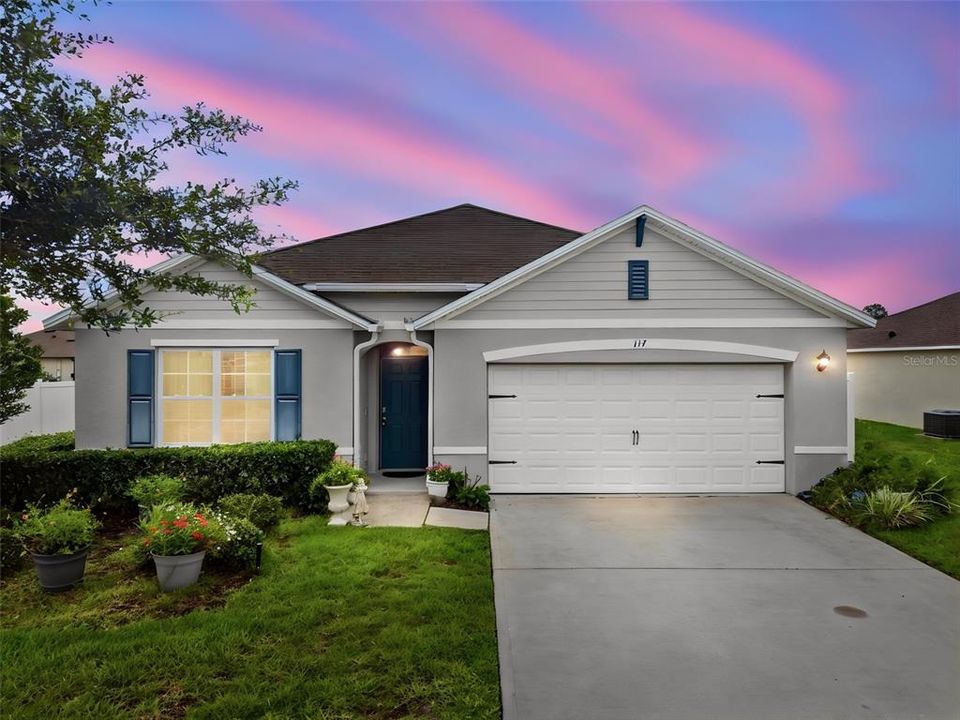For Sale: $379,900 (4 beds, 2 baths, 1867 Square Feet)
