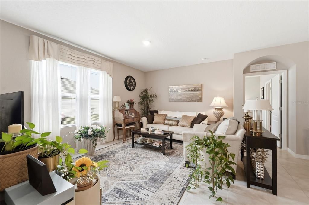 For Sale: $379,900 (4 beds, 2 baths, 1867 Square Feet)