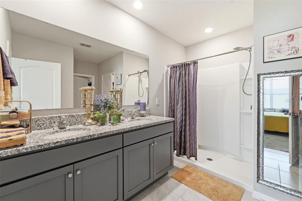 For Sale: $379,900 (4 beds, 2 baths, 1867 Square Feet)
