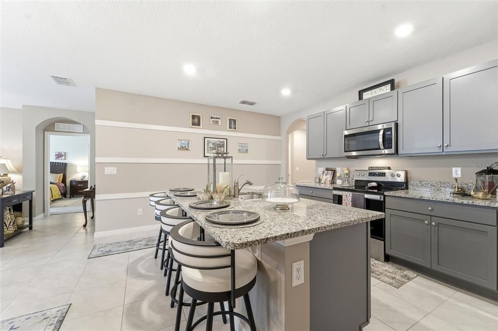 For Sale: $379,900 (4 beds, 2 baths, 1867 Square Feet)
