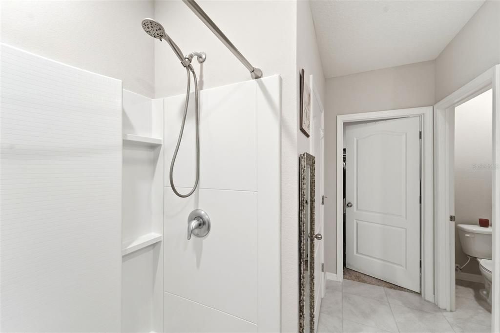 For Sale: $379,900 (4 beds, 2 baths, 1867 Square Feet)