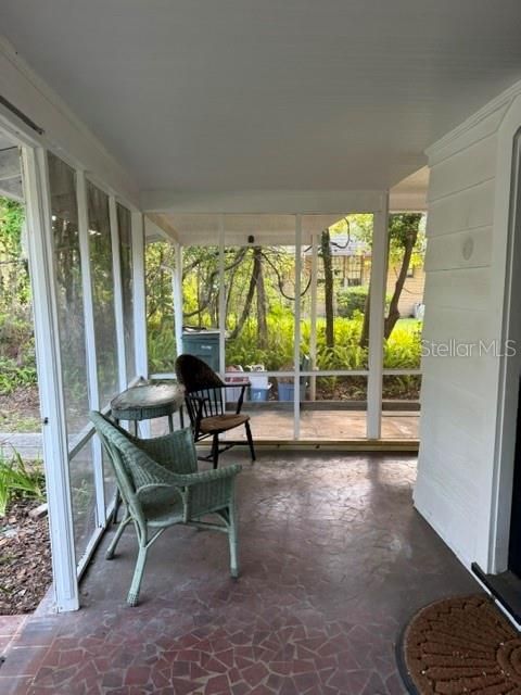 For Sale: $250,000 (2 beds, 1 baths, 1092 Square Feet)