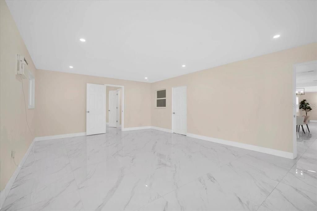 En Venta: $480,000 (4 camas, 2 baños, 1968 Pies cuadrados)
