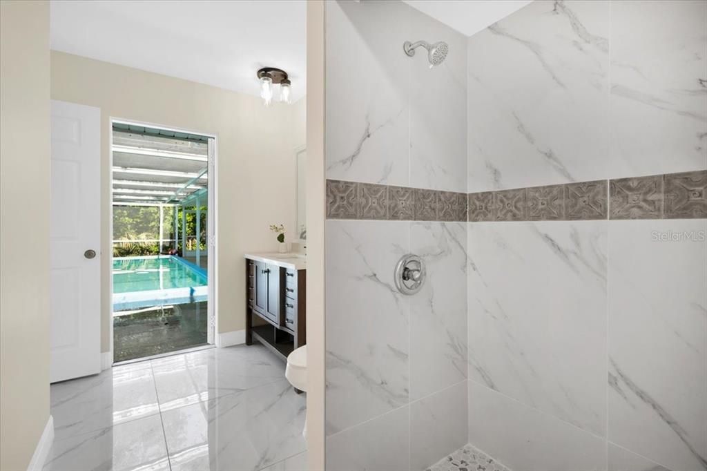 En Venta: $480,000 (4 camas, 2 baños, 1968 Pies cuadrados)