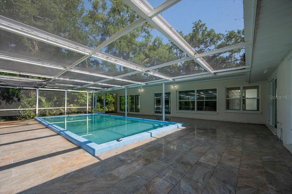 En Venta: $480,000 (4 camas, 2 baños, 1968 Pies cuadrados)