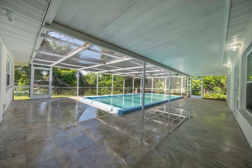 En Venta: $480,000 (4 camas, 2 baños, 1968 Pies cuadrados)