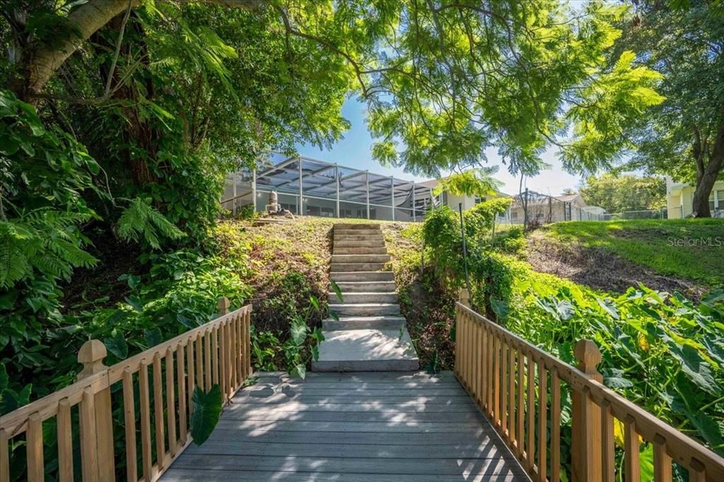 En Venta: $480,000 (4 camas, 2 baños, 1968 Pies cuadrados)