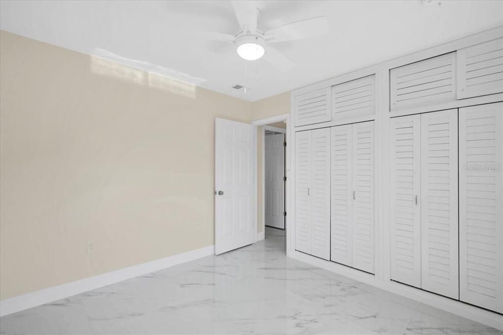 En Venta: $480,000 (4 camas, 2 baños, 1968 Pies cuadrados)