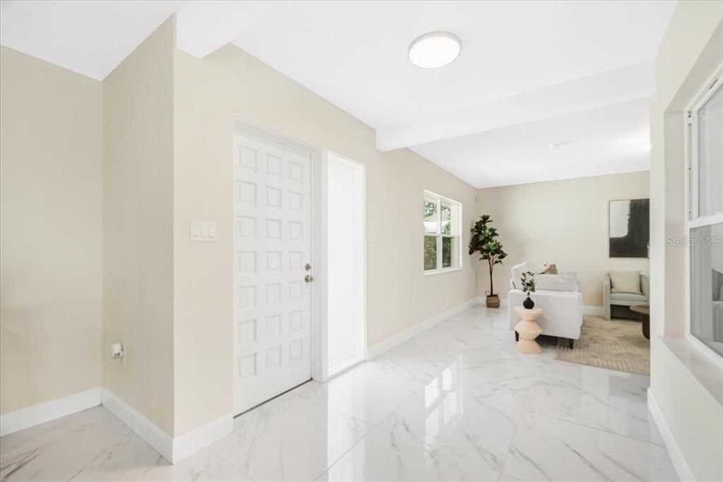 En Venta: $480,000 (4 camas, 2 baños, 1968 Pies cuadrados)
