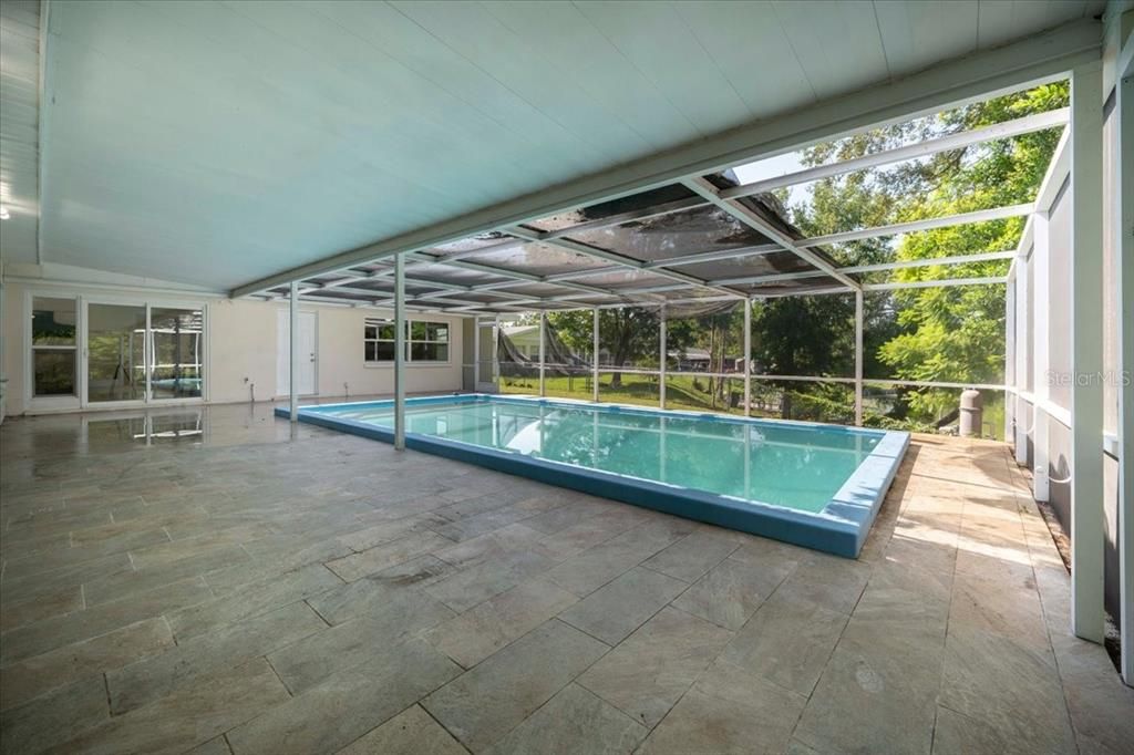 En Venta: $480,000 (4 camas, 2 baños, 1968 Pies cuadrados)
