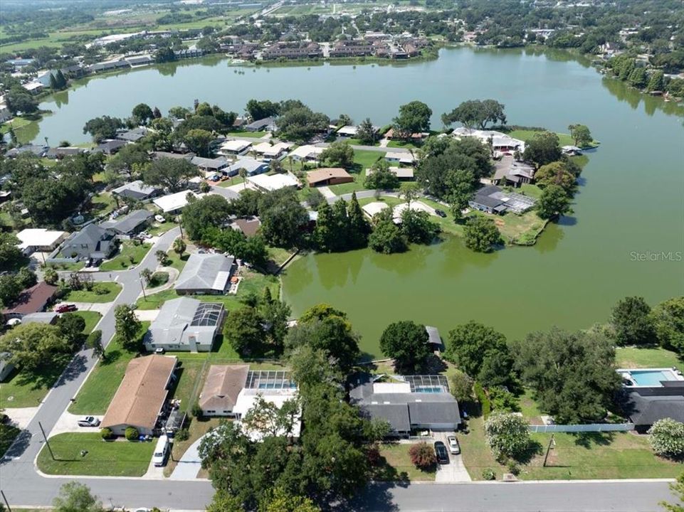 En Venta: $480,000 (4 camas, 2 baños, 1968 Pies cuadrados)