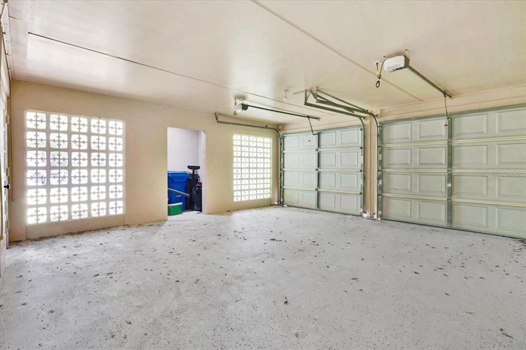 En Venta: $480,000 (4 camas, 2 baños, 1968 Pies cuadrados)