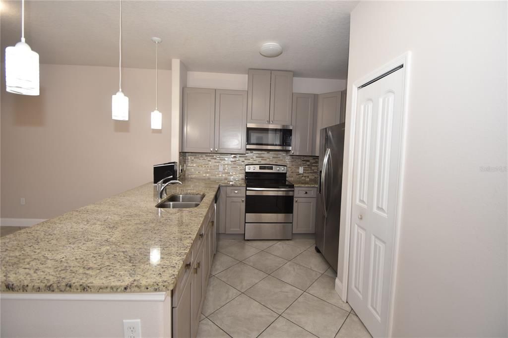 For Rent: $1,950 (4 beds, 2 baths, 1492 Square Feet)