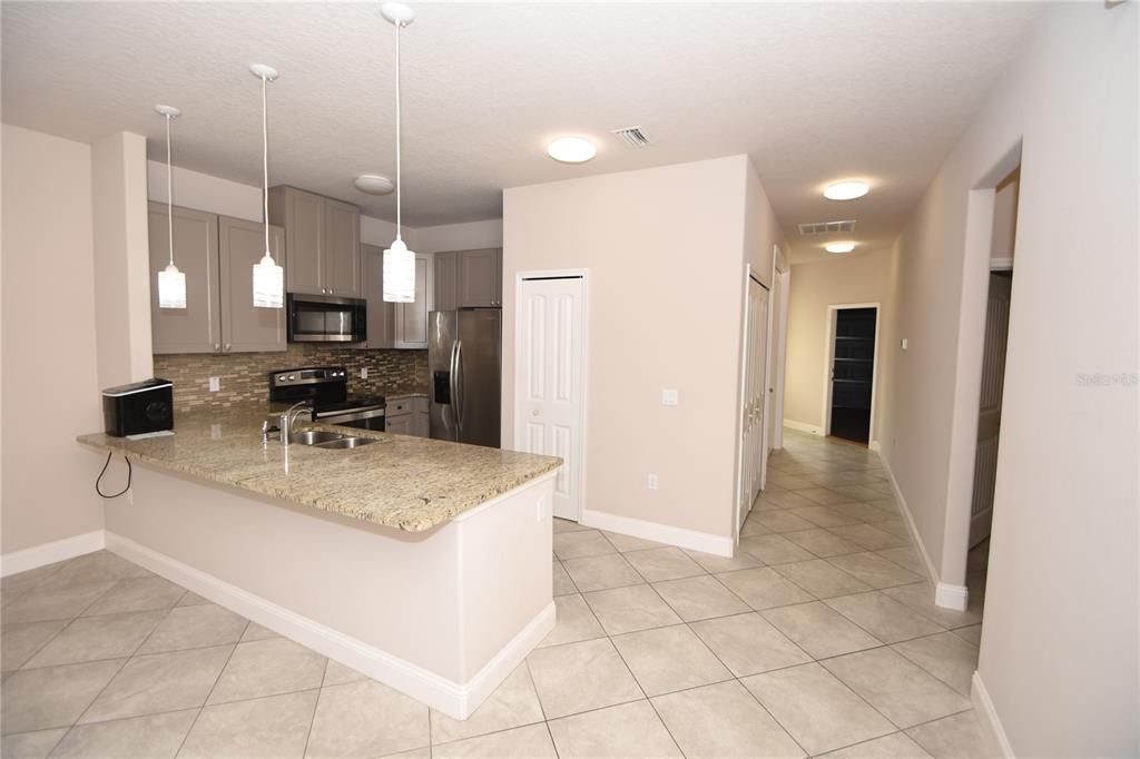 For Rent: $1,950 (4 beds, 2 baths, 1492 Square Feet)