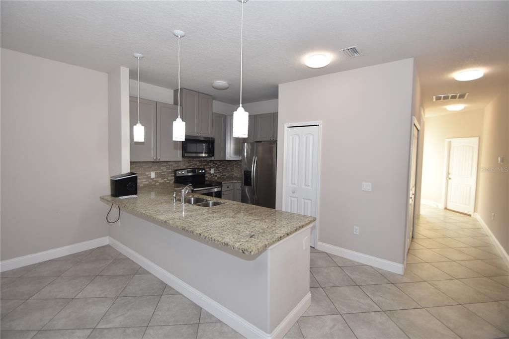 For Rent: $1,950 (4 beds, 2 baths, 1492 Square Feet)