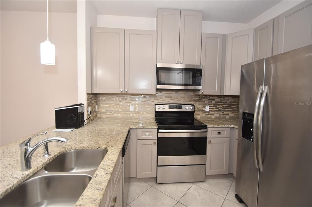 For Rent: $1,950 (4 beds, 2 baths, 1492 Square Feet)