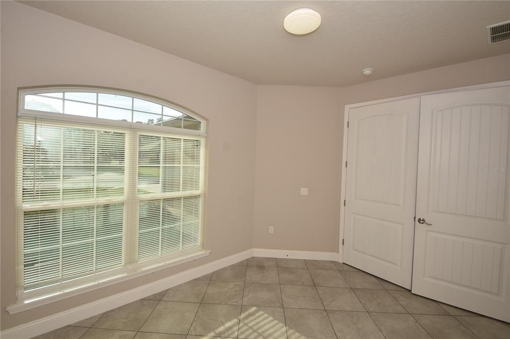 For Rent: $1,950 (4 beds, 2 baths, 1492 Square Feet)