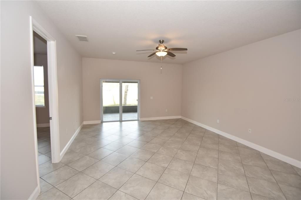 For Rent: $1,950 (4 beds, 2 baths, 1492 Square Feet)