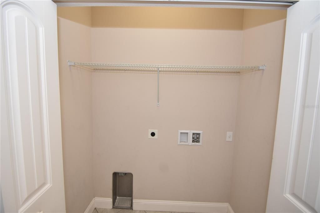 For Rent: $1,950 (4 beds, 2 baths, 1492 Square Feet)