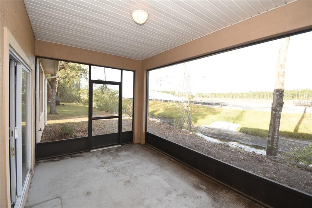 For Rent: $1,950 (4 beds, 2 baths, 1492 Square Feet)