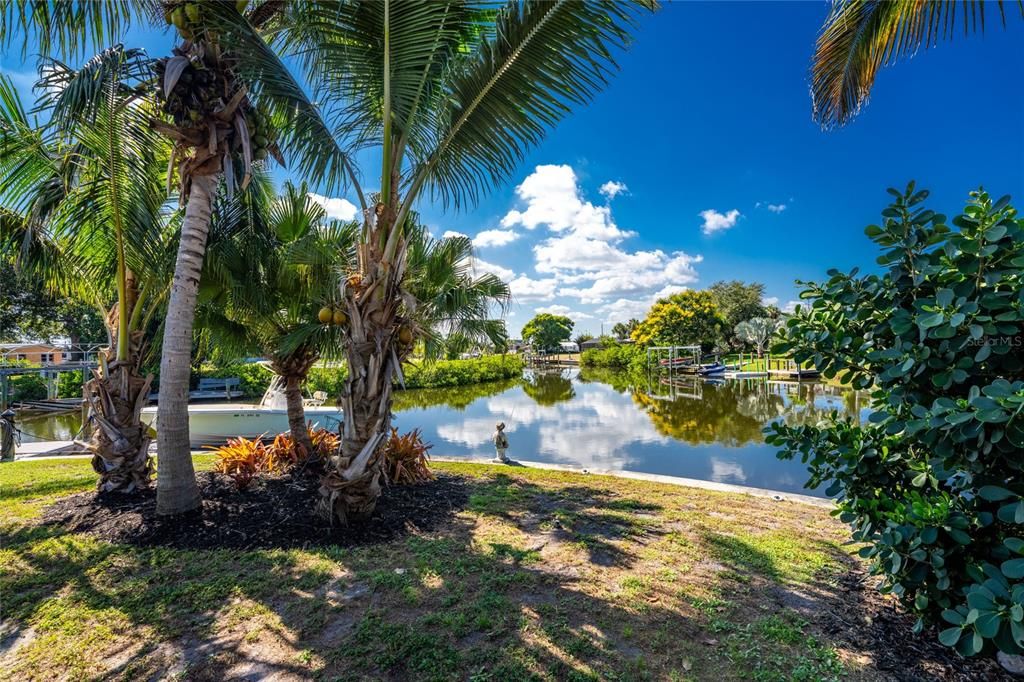 Active With Contract: $589,000 (3 beds, 3 baths, 1935 Square Feet)