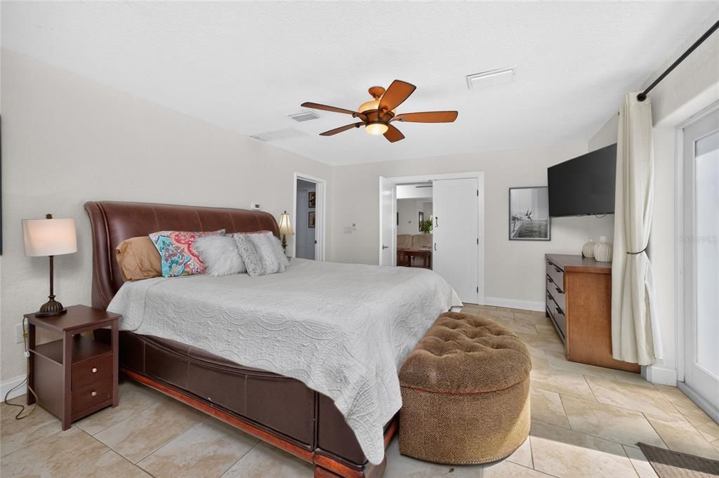 Active With Contract: $589,000 (3 beds, 3 baths, 1935 Square Feet)